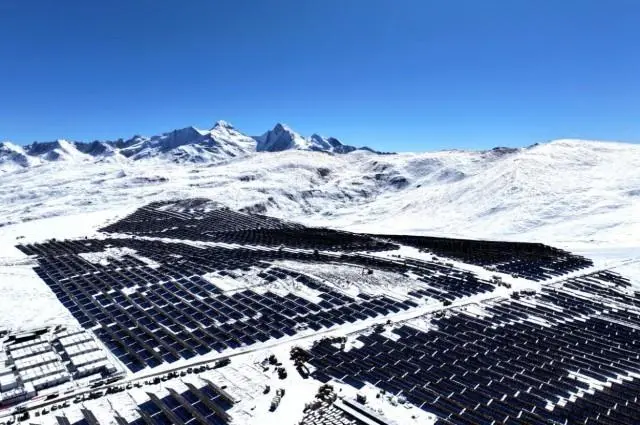 华电山南乃东才朋二期100MW光伏发电项目光伏场区全景.jpg
